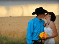 tornado-wedding-1_20120522075411_640_480.gif